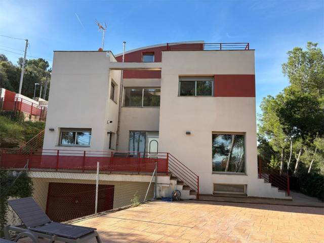 Casa-chalet en Venta en Carrer dels Cirerers, 21 en Torrelles de Llobregat