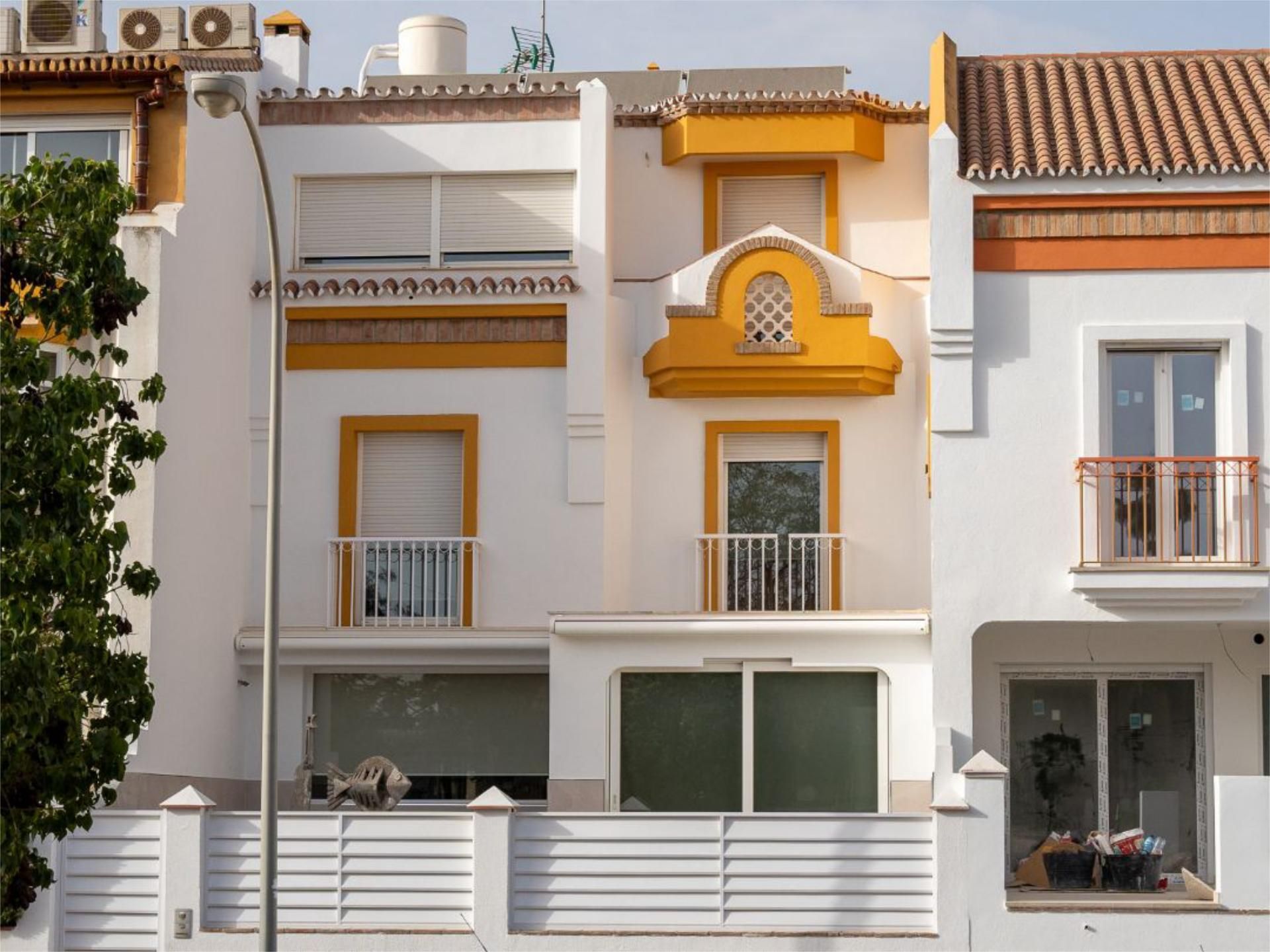 Vista exterior de Pis en venda en Vélez-Málaga amb Aire condicionat, Calefacció i Jardí privat