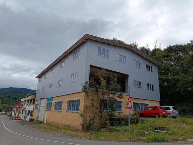 Nave industrial en Alquiler en Aduna