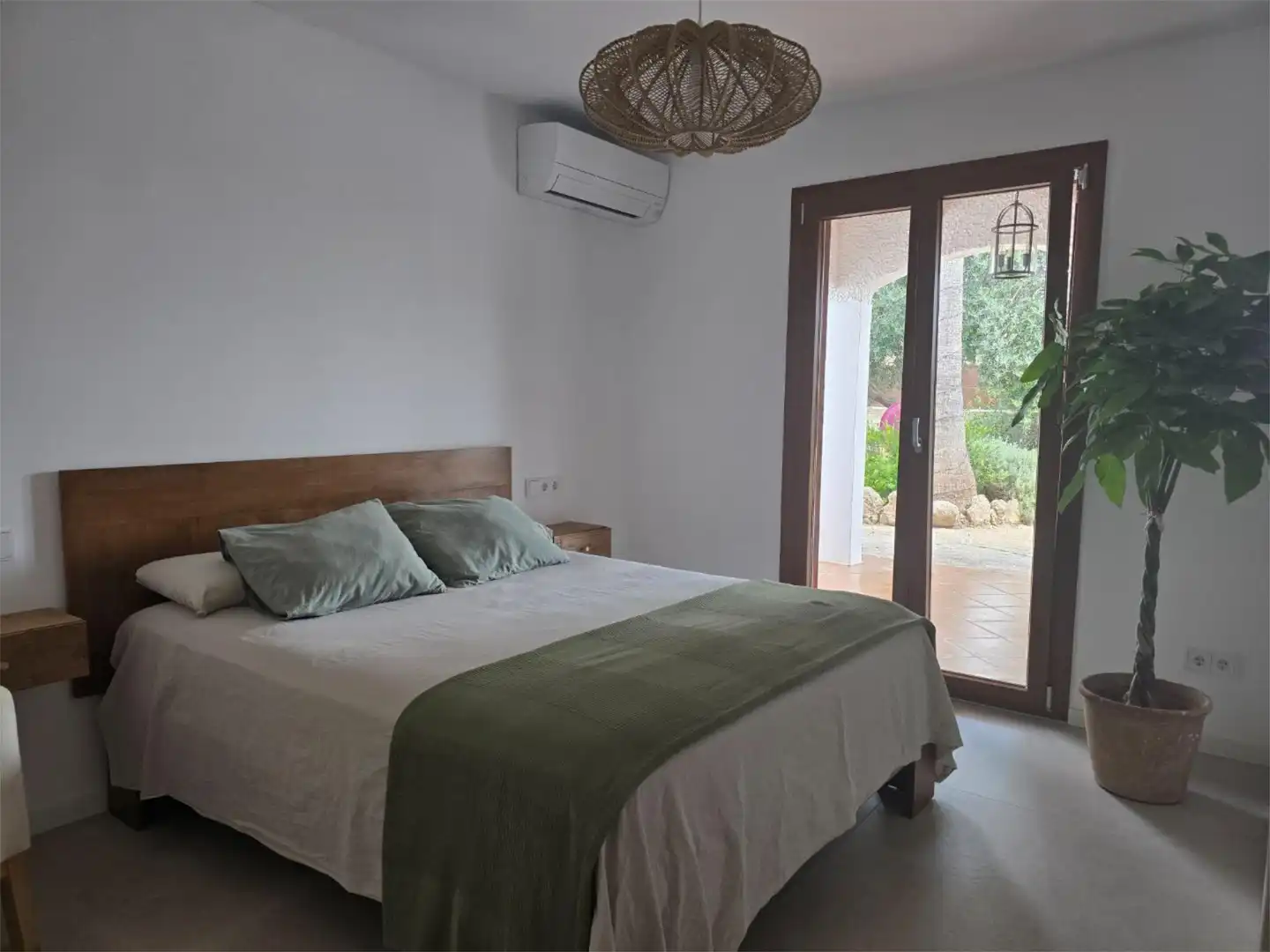 Houses for sale in Es Garrovers Bedroom of Houses for sale in Marratxí with Air Conditioner, Terrace and Swimming Pool