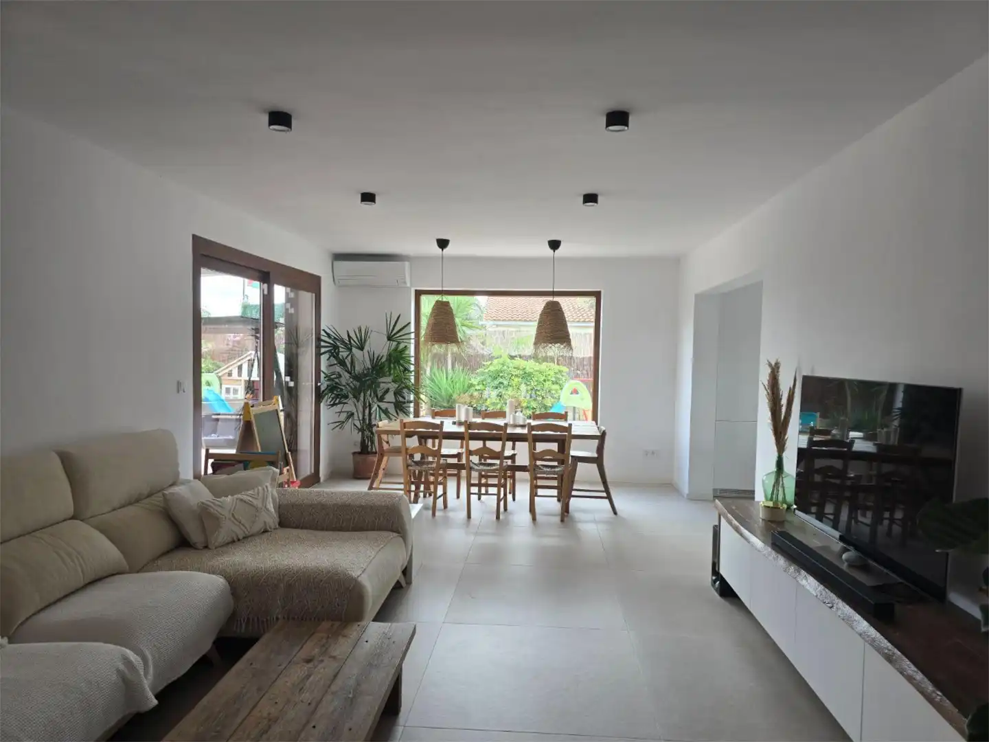 Houses for sale in Es Garrovers Living room of Houses for sale in Marratxí with Air Conditioner, Terrace and Swimming Pool