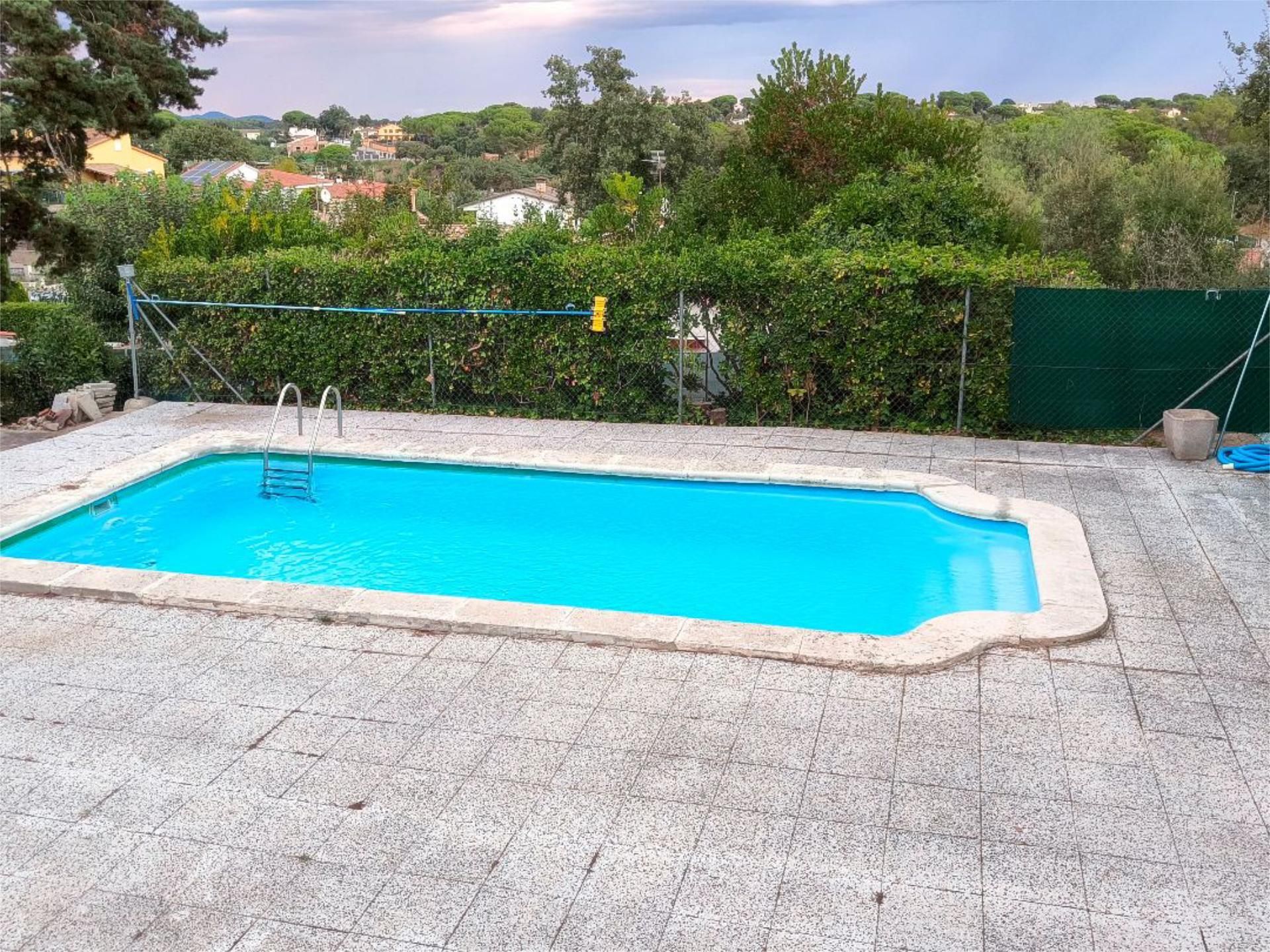 Piscina de Pis en venda en Santa Coloma de Farners amb Calefacció, Jardí privat i Terrassa