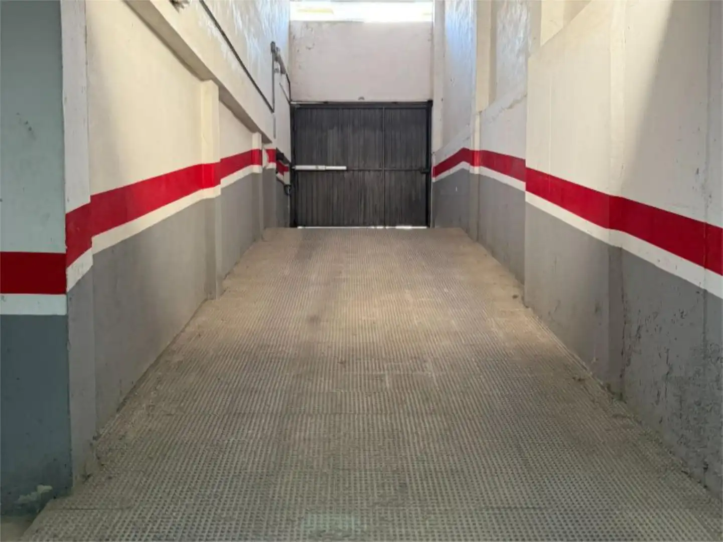 Wohnung zum Verkauf in Calle Larga, 142, La Puebla del Río Parkplatz von Wohnung zum Verkauf in La Puebla del Río mit Abstellraum