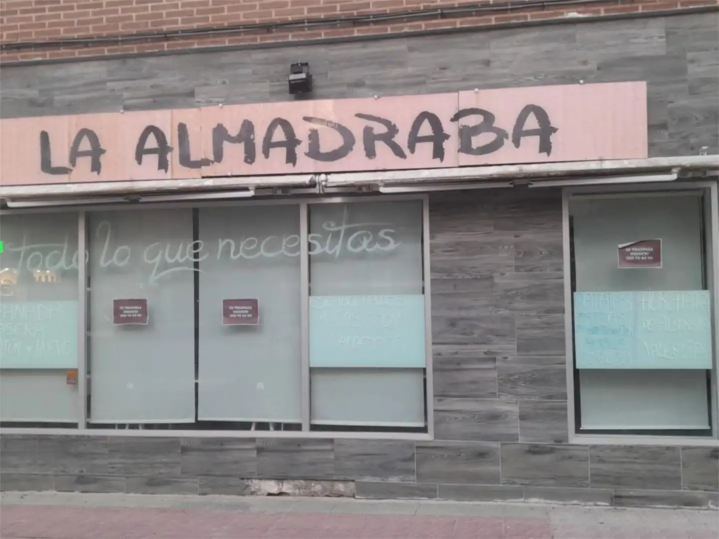 Local de lloguer en Zaragoza amb Aire condicionat