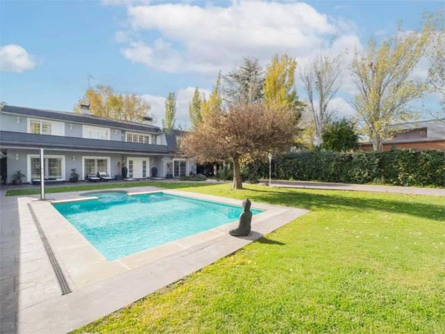 Casa-chalet en Venta en Villafranca del Castillo