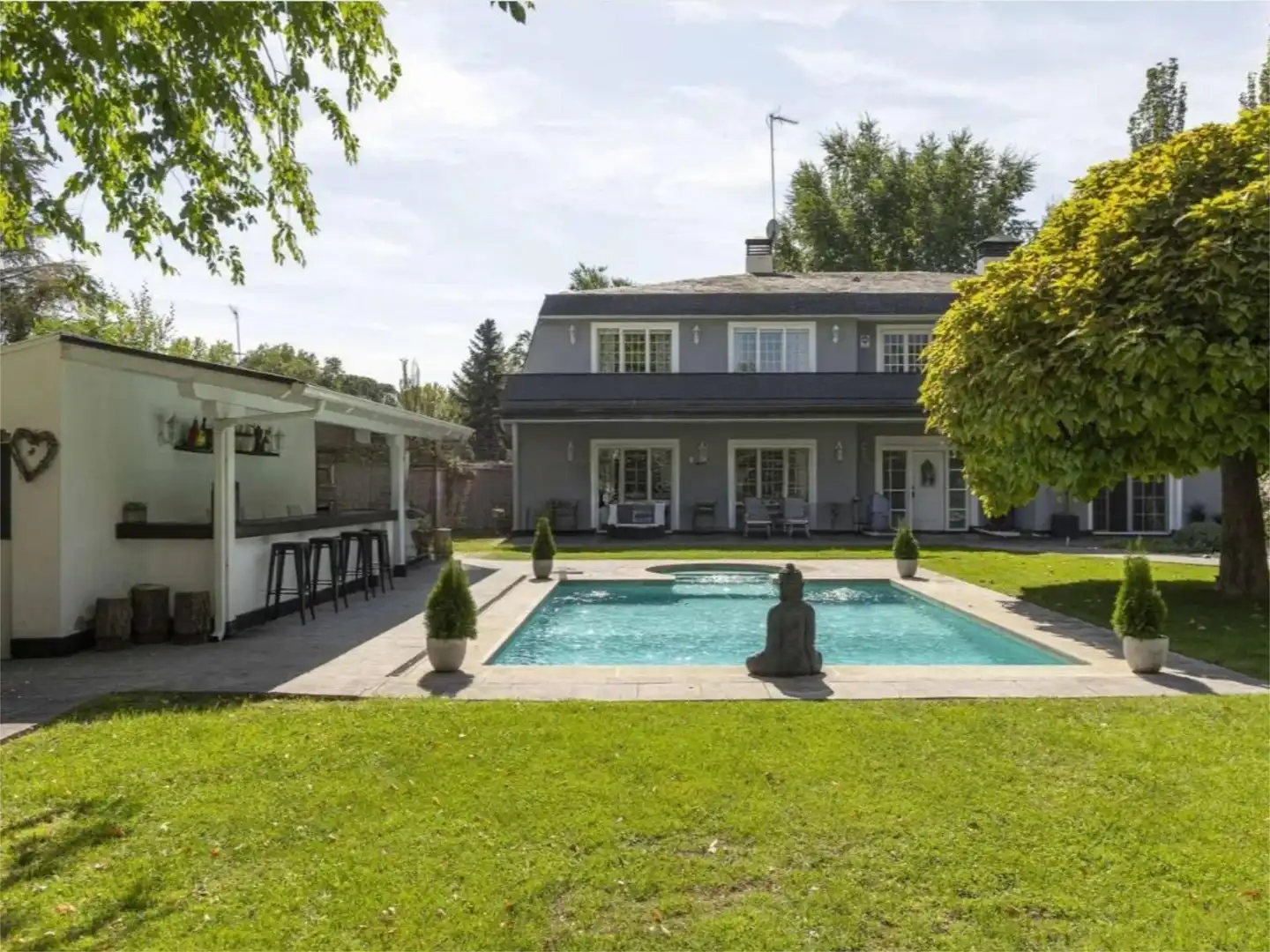 Piso en venta en Villafranca del Castillo Jardín de Piso en venta en Villanueva de la Cañada con Aire acondicionado, Calefacción y Jardín privado