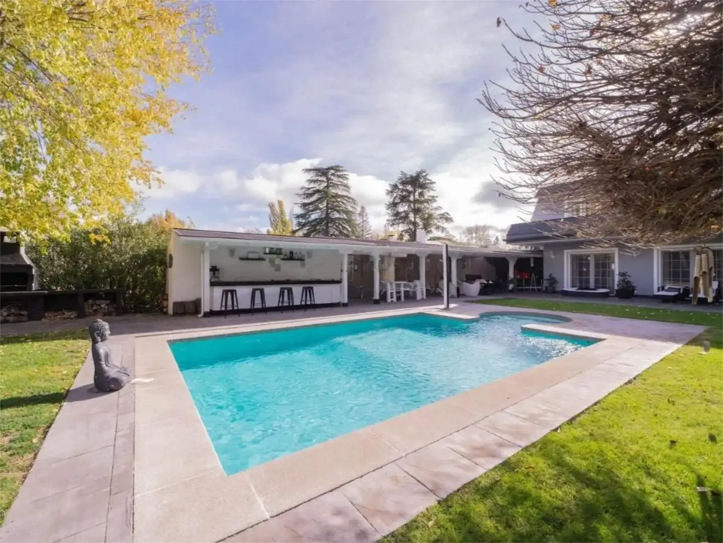 Piso en venta en Villafranca del Castillo Piscina de Piso en venta en Villanueva de la Cañada con Aire acondicionado, Calefacción y Jardín privado