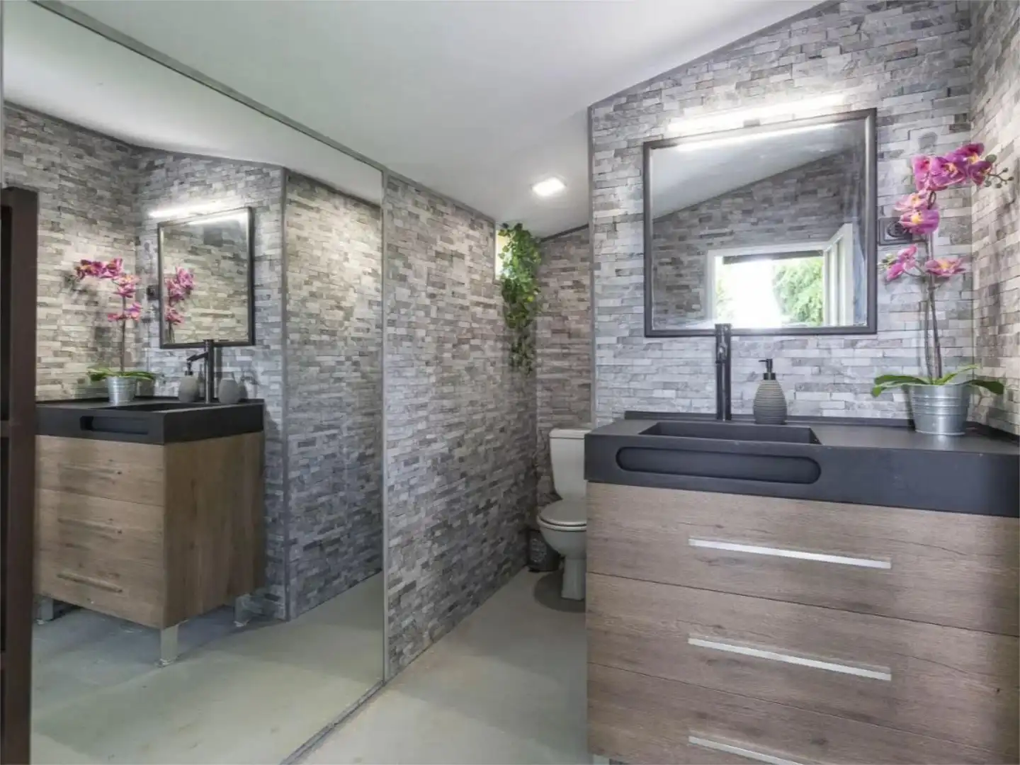 Piso en venta en Villafranca del Castillo Baño de Piso en venta en Villanueva de la Cañada con Aire acondicionado, Calefacción y Jardín privado