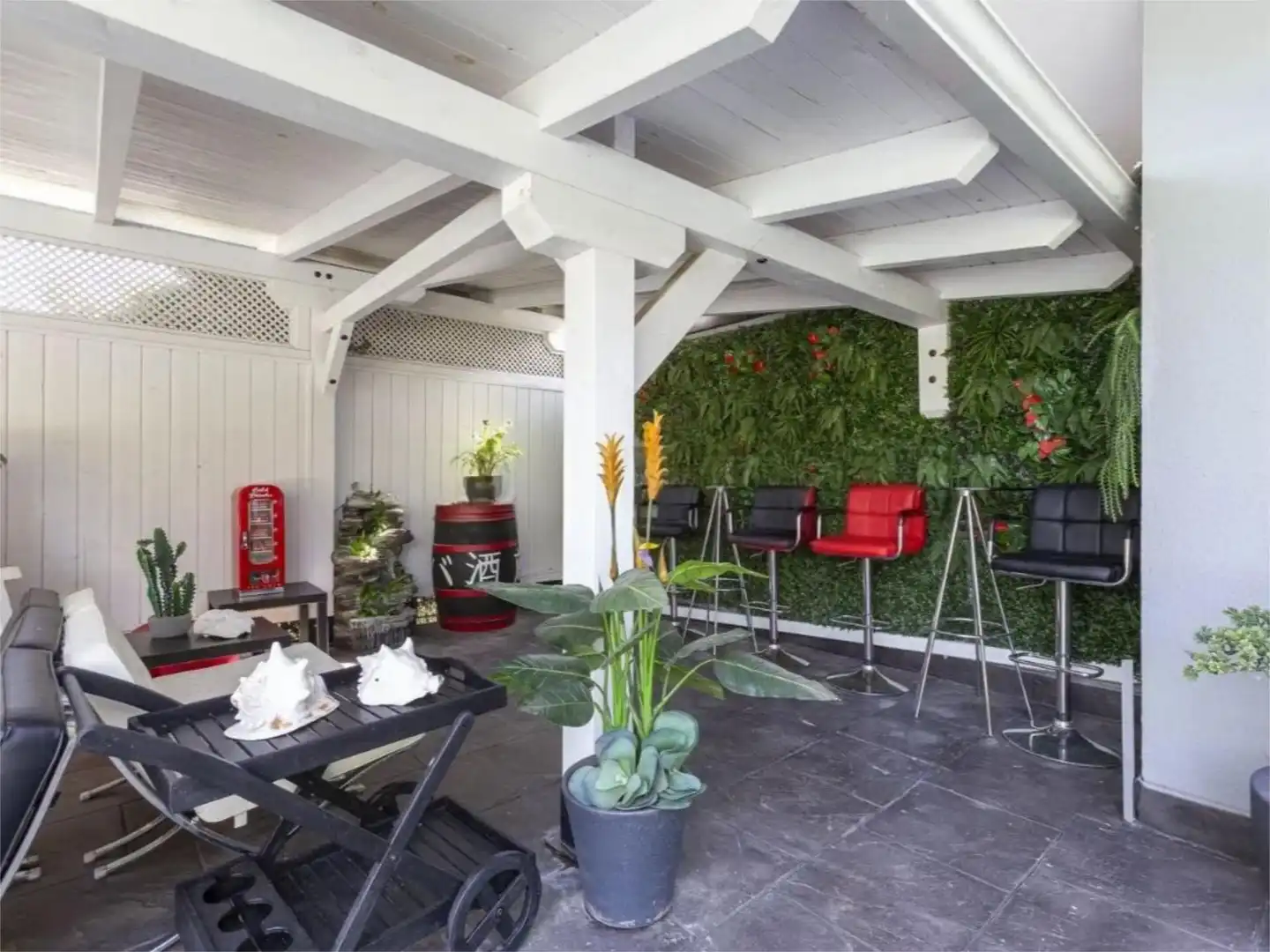 Piso en venta en Villafranca del Castillo Terraza de Piso en venta en Villanueva de la Cañada con Aire acondicionado, Calefacción y Jardín privado