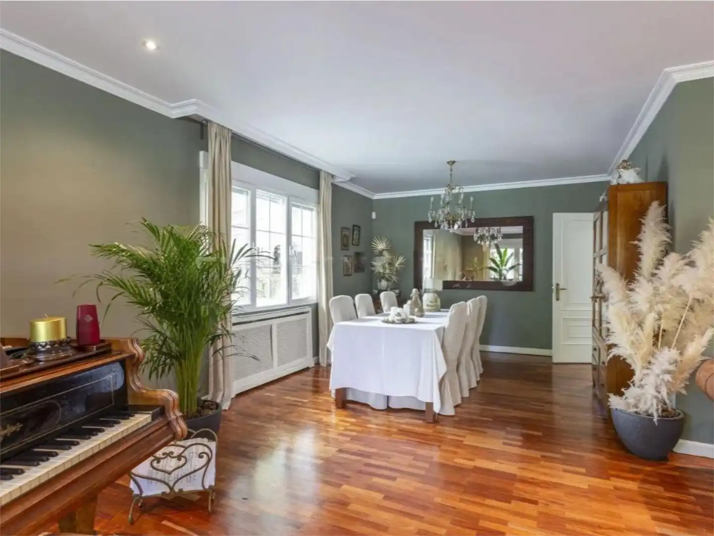 Piso en venta en Villafranca del Castillo Comedor de Piso en venta en Villanueva de la Cañada con Aire acondicionado, Calefacción y Jardín privado