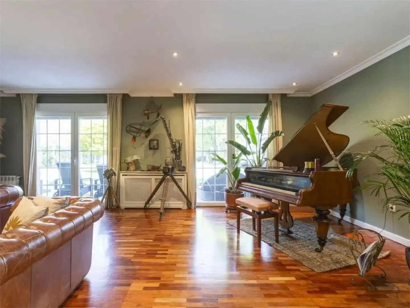 Piso en venta en Villafranca del Castillo Sala de estar de Piso en venta en Villanueva de la Cañada con Aire acondicionado, Calefacción y Jardín privado