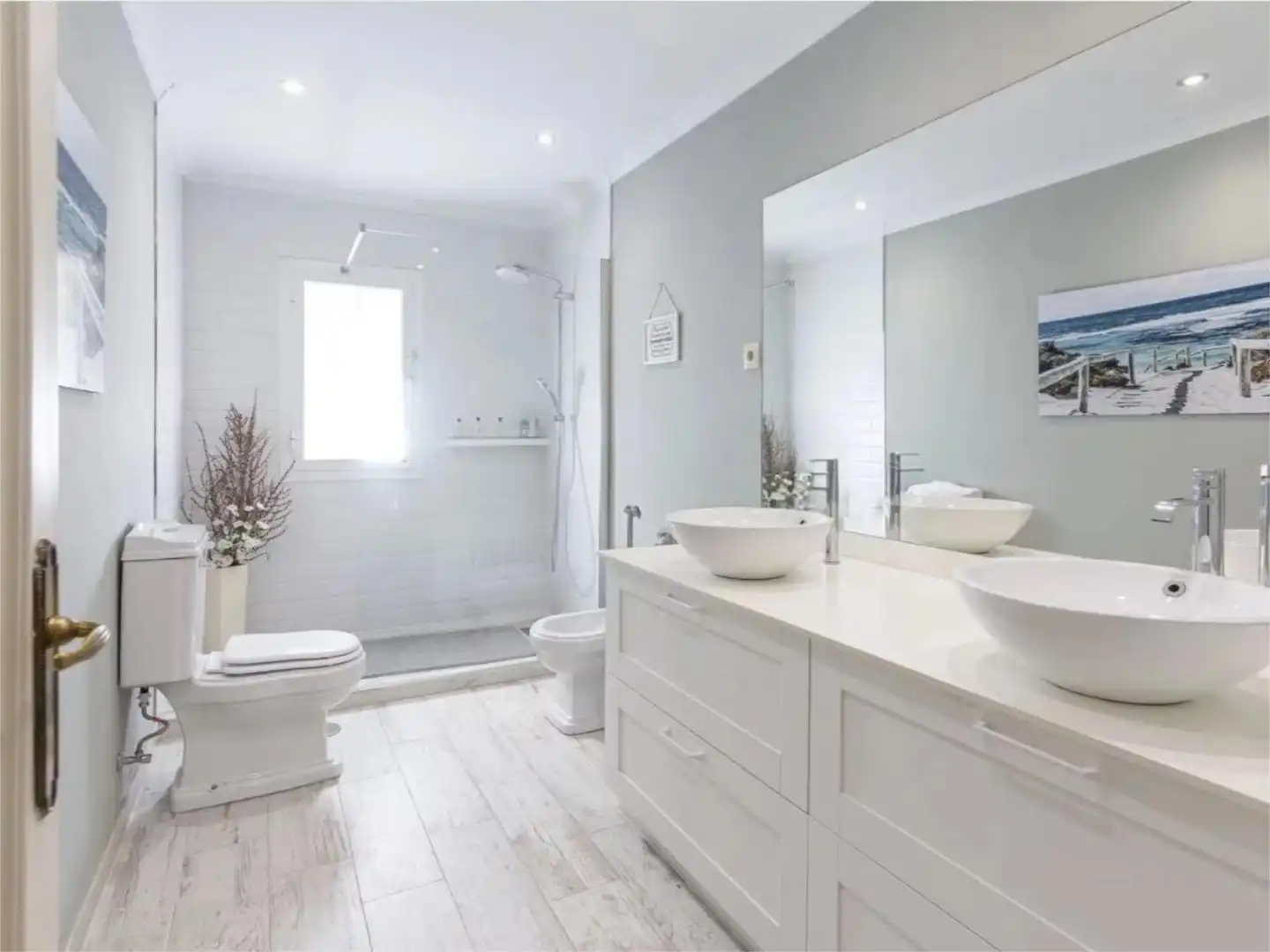 Piso en venta en Villafranca del Castillo Baño de Piso en venta en Villanueva de la Cañada con Aire acondicionado, Calefacción y Jardín privado