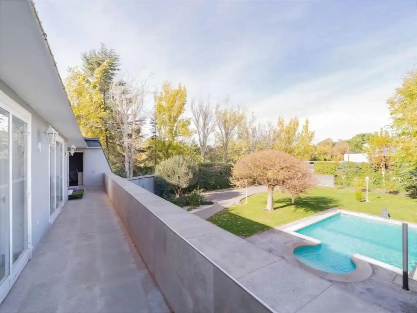 Piso en venta en Villafranca del Castillo Terraza de Piso en venta en Villanueva de la Cañada con Aire acondicionado, Calefacción y Jardín privado