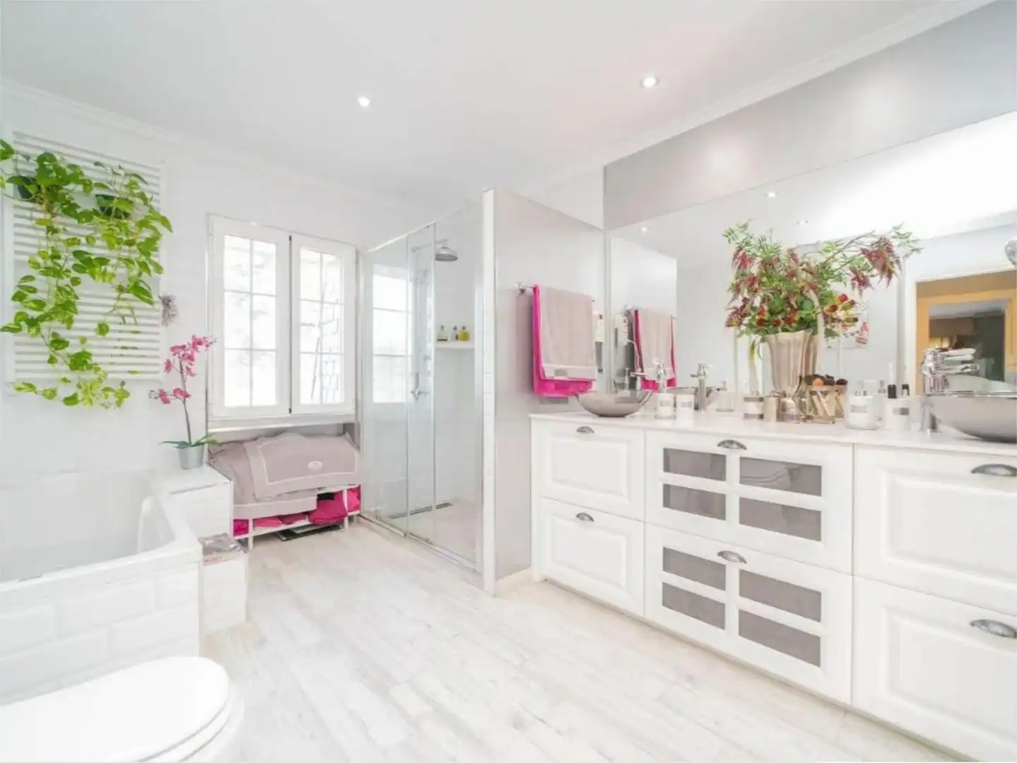 Piso en venta en Villafranca del Castillo Baño de Piso en venta en Villanueva de la Cañada con Aire acondicionado, Calefacción y Jardín privado