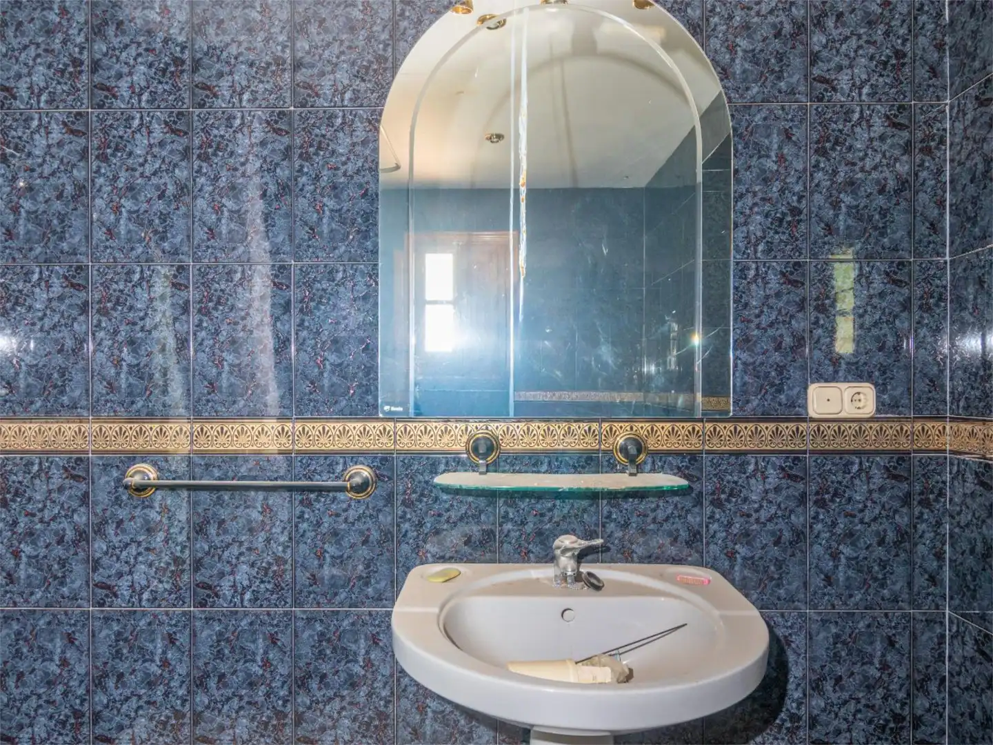 Bathroom of Flat for sale in Granada  with Private garden, Terrace and Swimming Pool