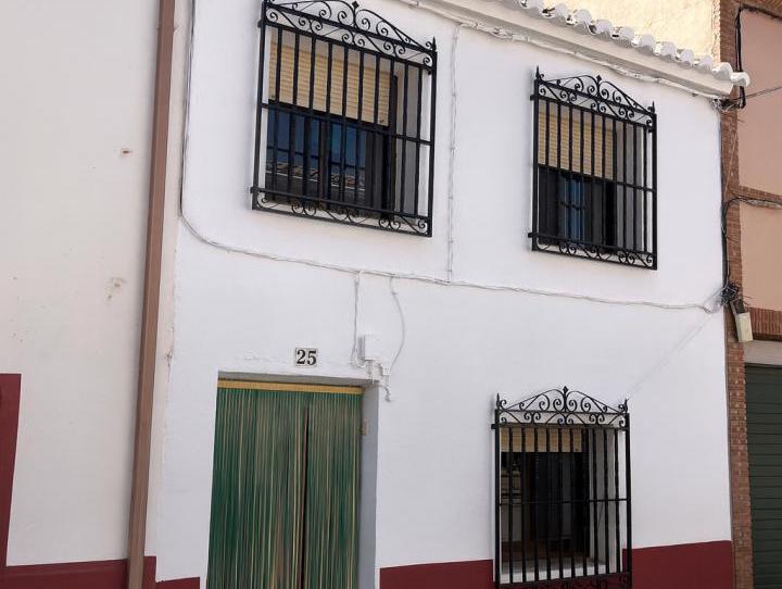 Photo 1 of Single-family semi-detached for sale in Calle Herreñal, 16, Villahermosa, Ciudad Real