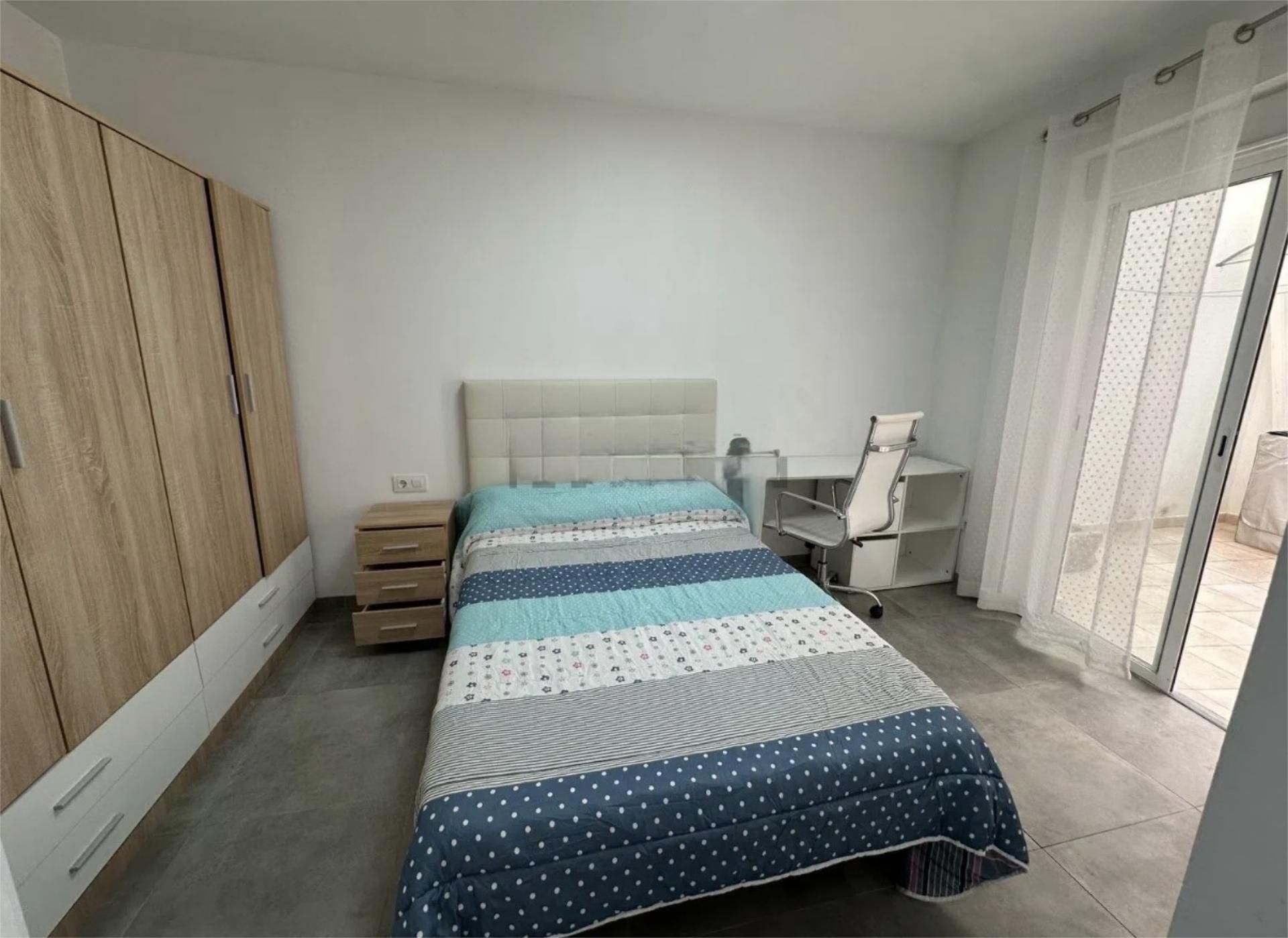 Bedroom of Flat for sale in Burjassot  with Air Conditioner and Terrace