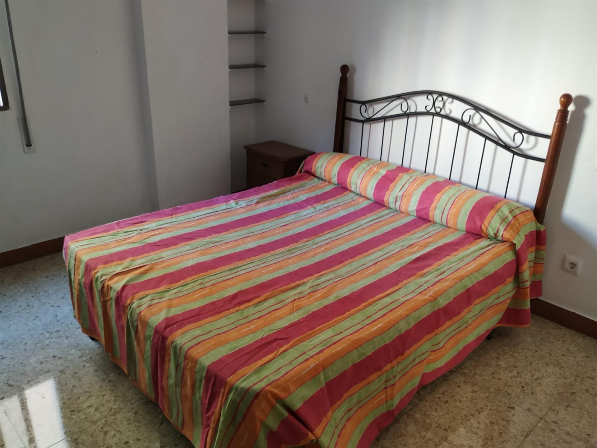 Dormitori de Pis en venda en Puerto Real amb Aire condicionat i Balcó