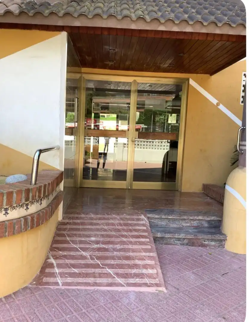 Flat for rent in Calle Santander, 9, Playa Poniente Flat for rent in Calle Santander, 9, Playa Poniente