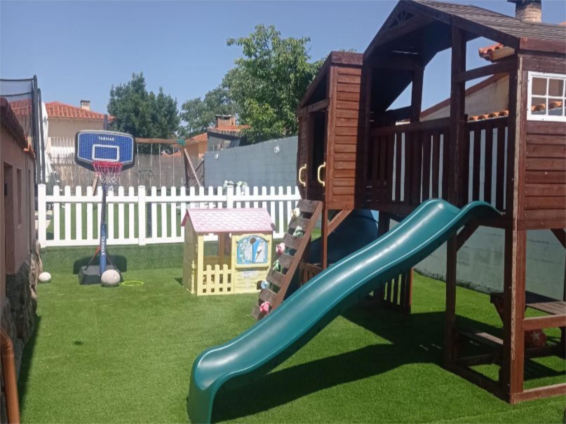 Casa o chalet en venta en Calle del Olivar, 30, Loranca de Tajuña Jardín de Casa o chalet en venta en Loranca de Tajuña con Jardín privado, Trastero y Piscina