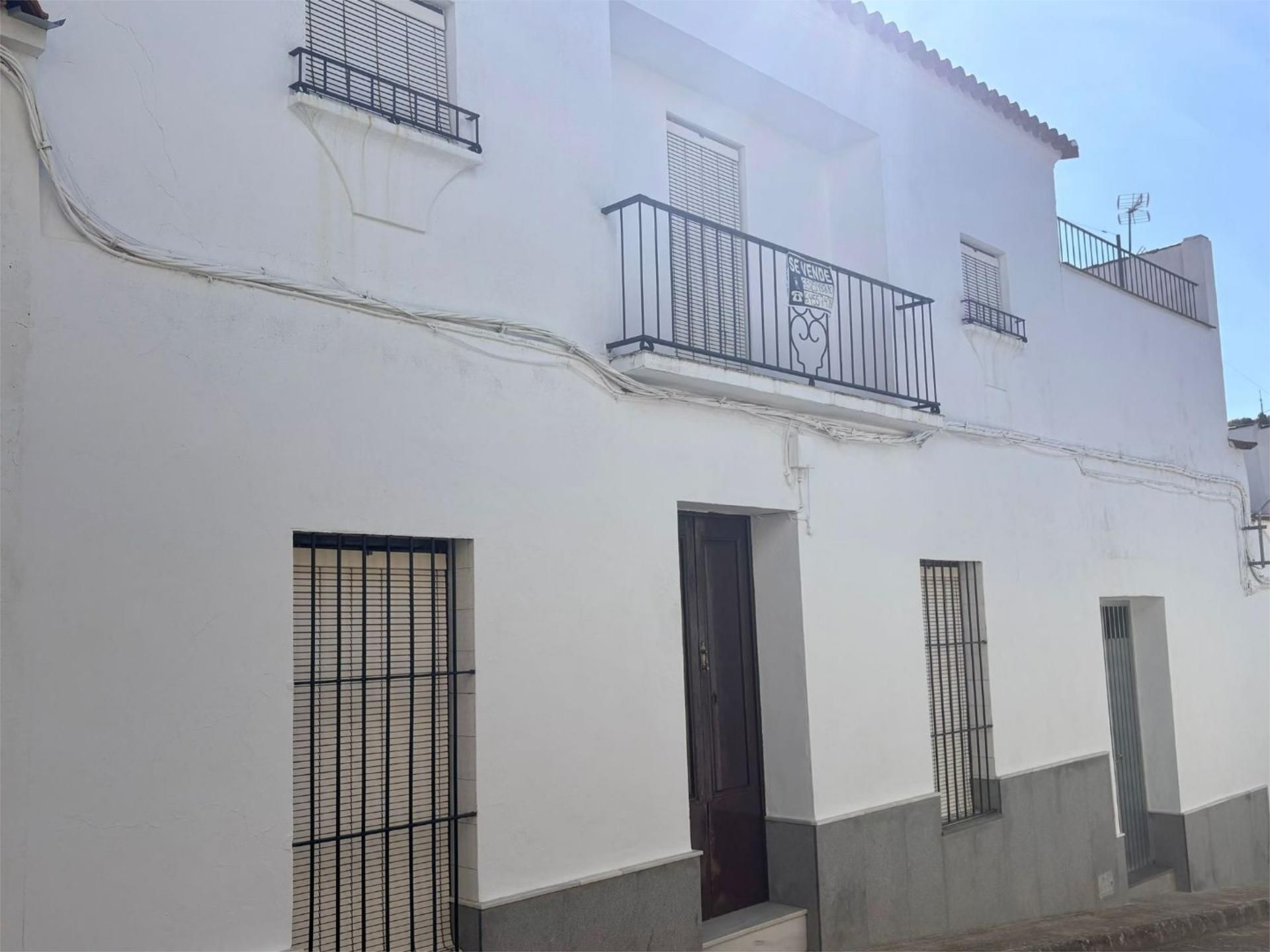 Exterior view of Single-family semi-detached for sale in Fuentes de León  with Terrace, Furnished and Balcony