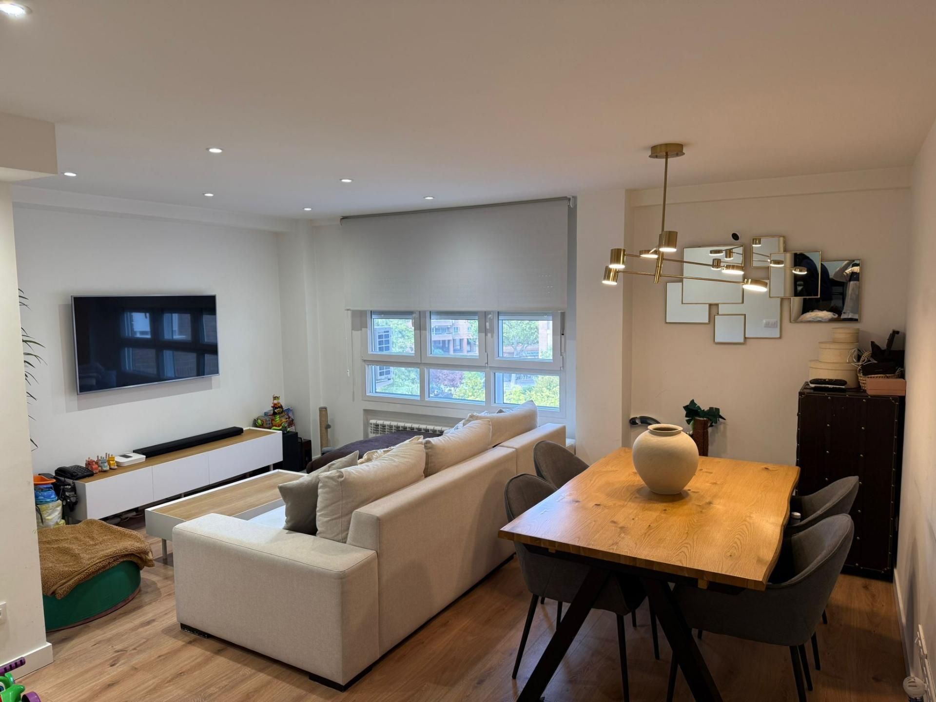 Living room of Flat for sale in  Madrid Capital  with Air Conditioner, Heating and Private garden