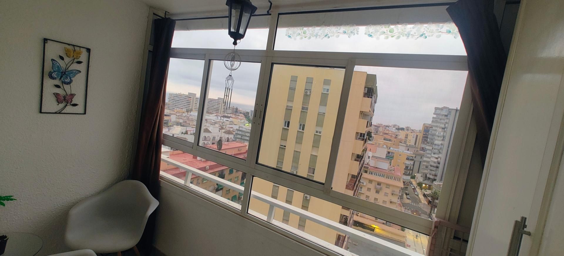 Dormitori de Apartament de lloguer en Torremolinos amb Aire condicionat i Balcó