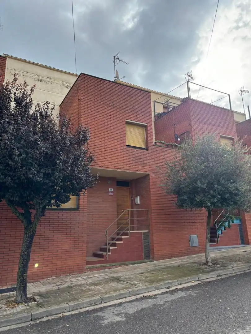Einfamilien-Reihenhaus zum Verkauf in Carretera Albí, 9, Vinaixa Außenansicht von Einfamilien-Reihenhaus zum Verkauf in Vinaixa mit Terrasse und Balkon