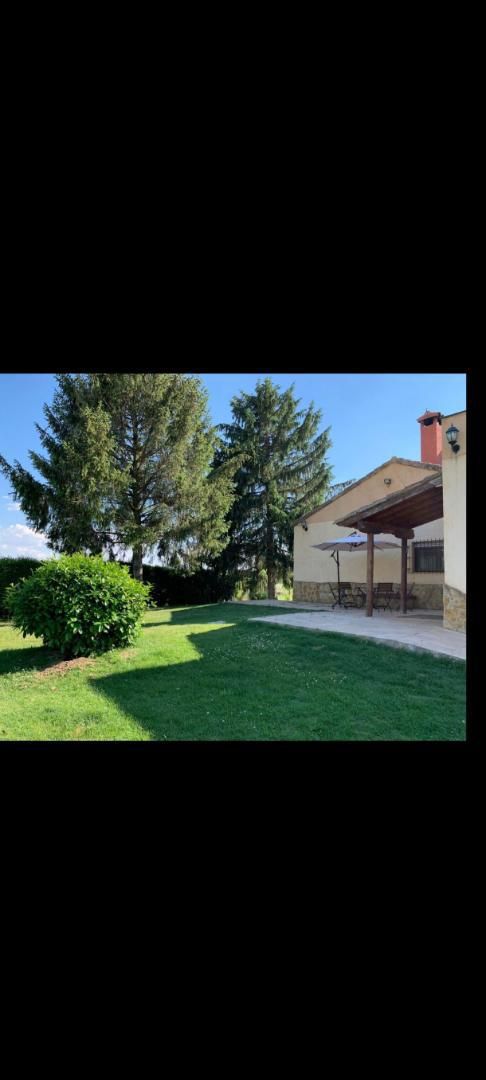 Jardí de Casa o xalet en venda en Santa Cristina de la Polvorosa amb Calefacció, Jardí privat i Parquet