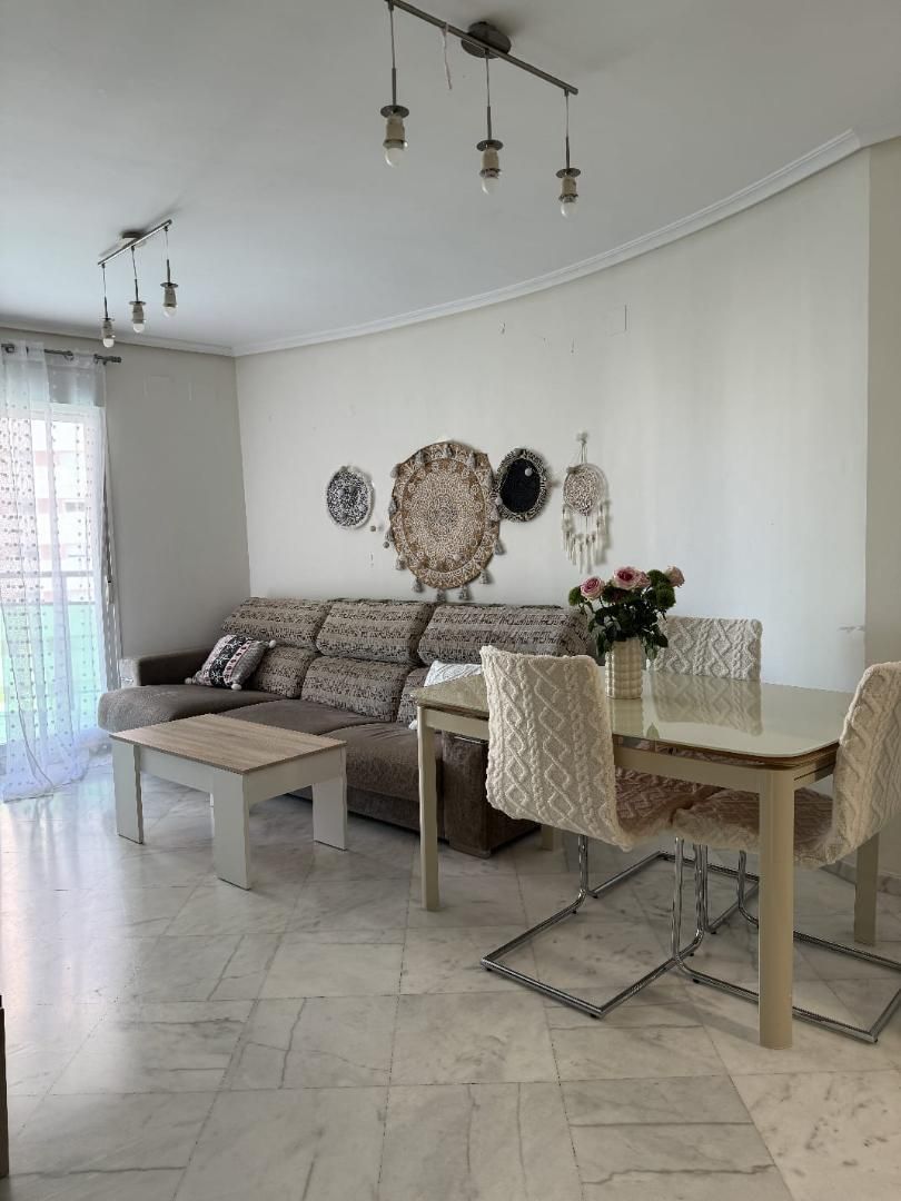 Sala d'estar de Pis de lloguer en Villajoyosa / La Vila Joiosa amb Aire condicionat, Calefacció i Jardí privat