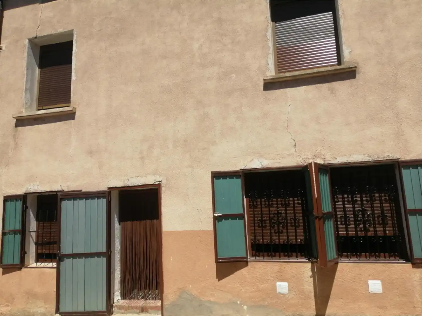Casa adosada en venda a Calle de las Vistillas, 26, Palenzuela Vista exterior de Casa adosada en venda en Palenzuela amb Jardí privat, Traster i Moblat