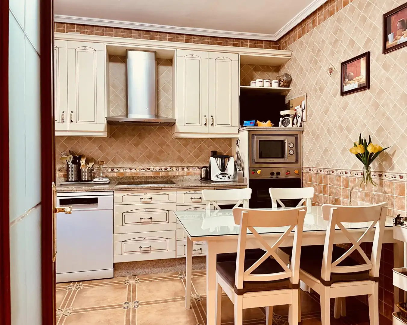 Kitchen of Houses for sale in Torre de Santa María  with Air Conditioner, Heating and Terrace