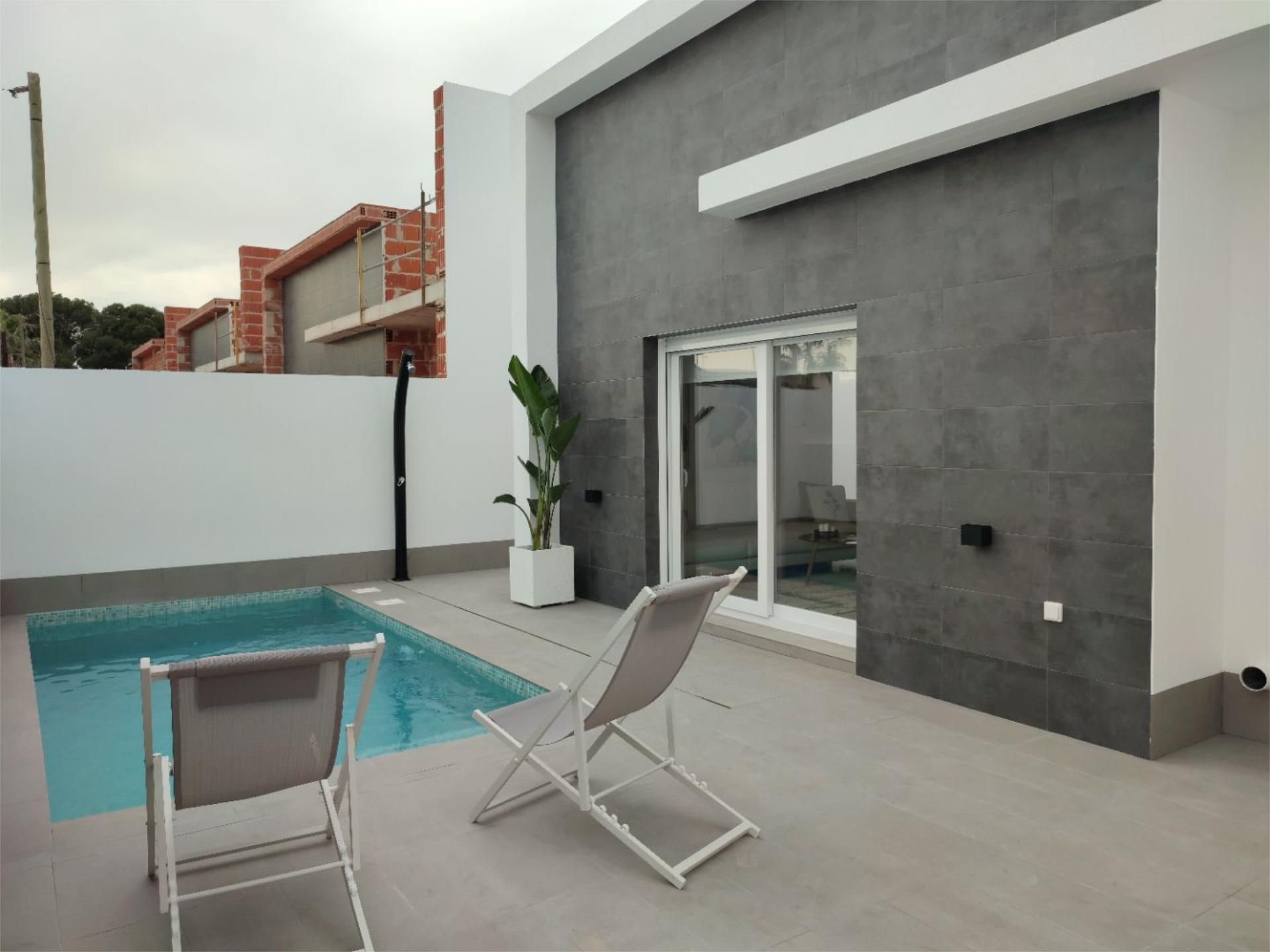 Piscina de Planta baixa en venda en Torre-Pacheco amb Aire condicionat, Calefacció i Jardí privat