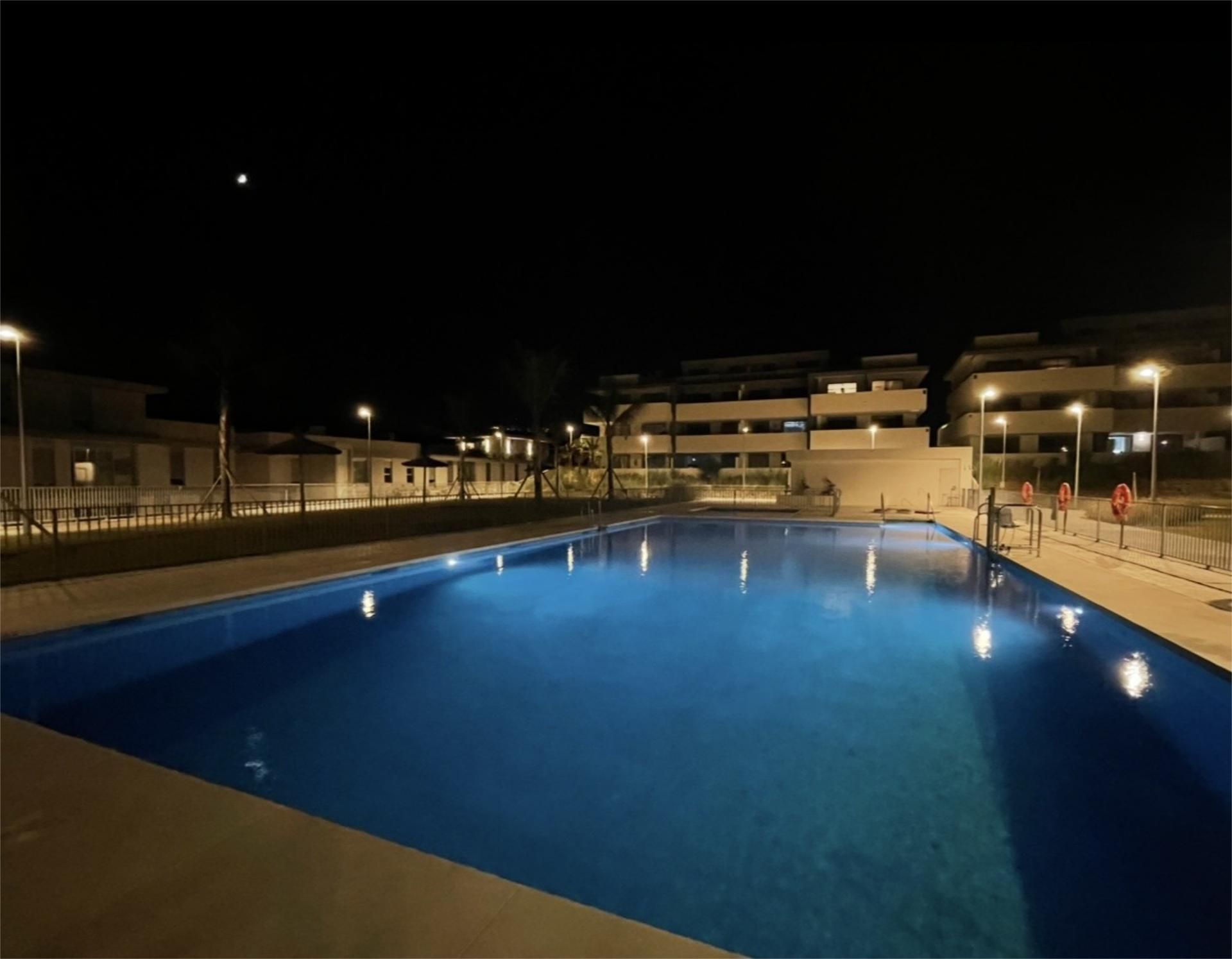 Piscina de Pis de lloguer en Estepona amb Aire condicionat, Terrassa i Piscina