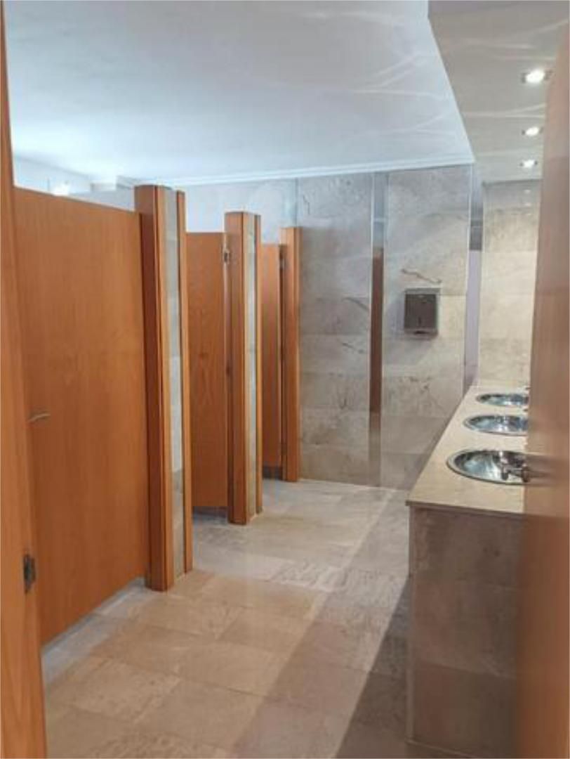 Badezimmer von Büro miete in El Verger mit Klimaanlage