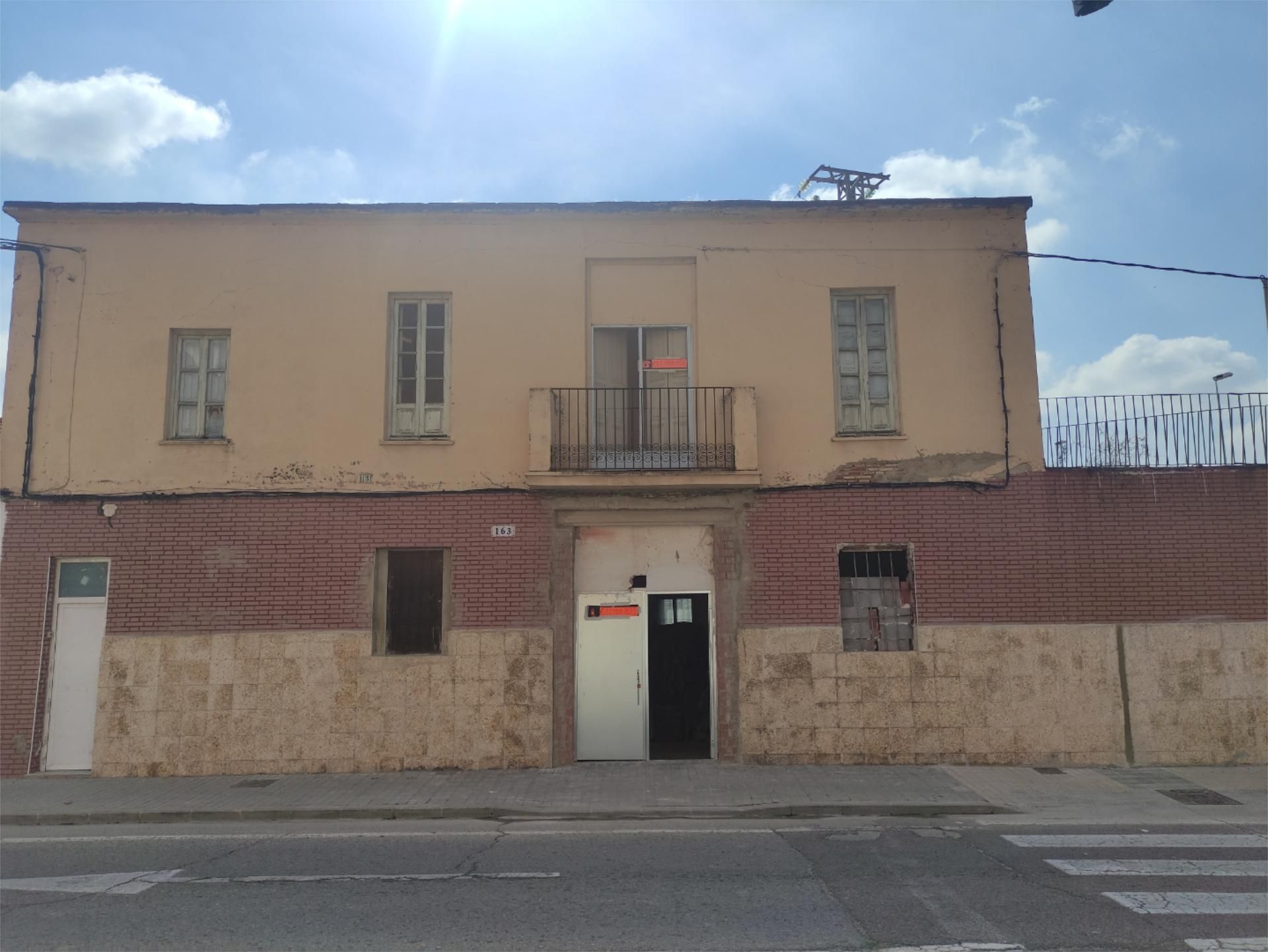 Vista exterior de Casa adosada en venda en  Valencia Capital amb Terrassa, Traster i Balcó