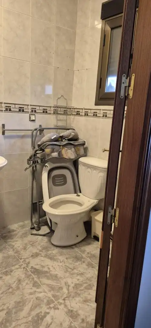 Bathroom of Flat for sale in Baena  with Air Conditioner, Terrace and Storage room