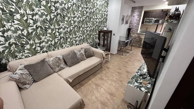 Piso en Alquiler en Calle Nerja, 7 en La Carihuela - Los Nidos