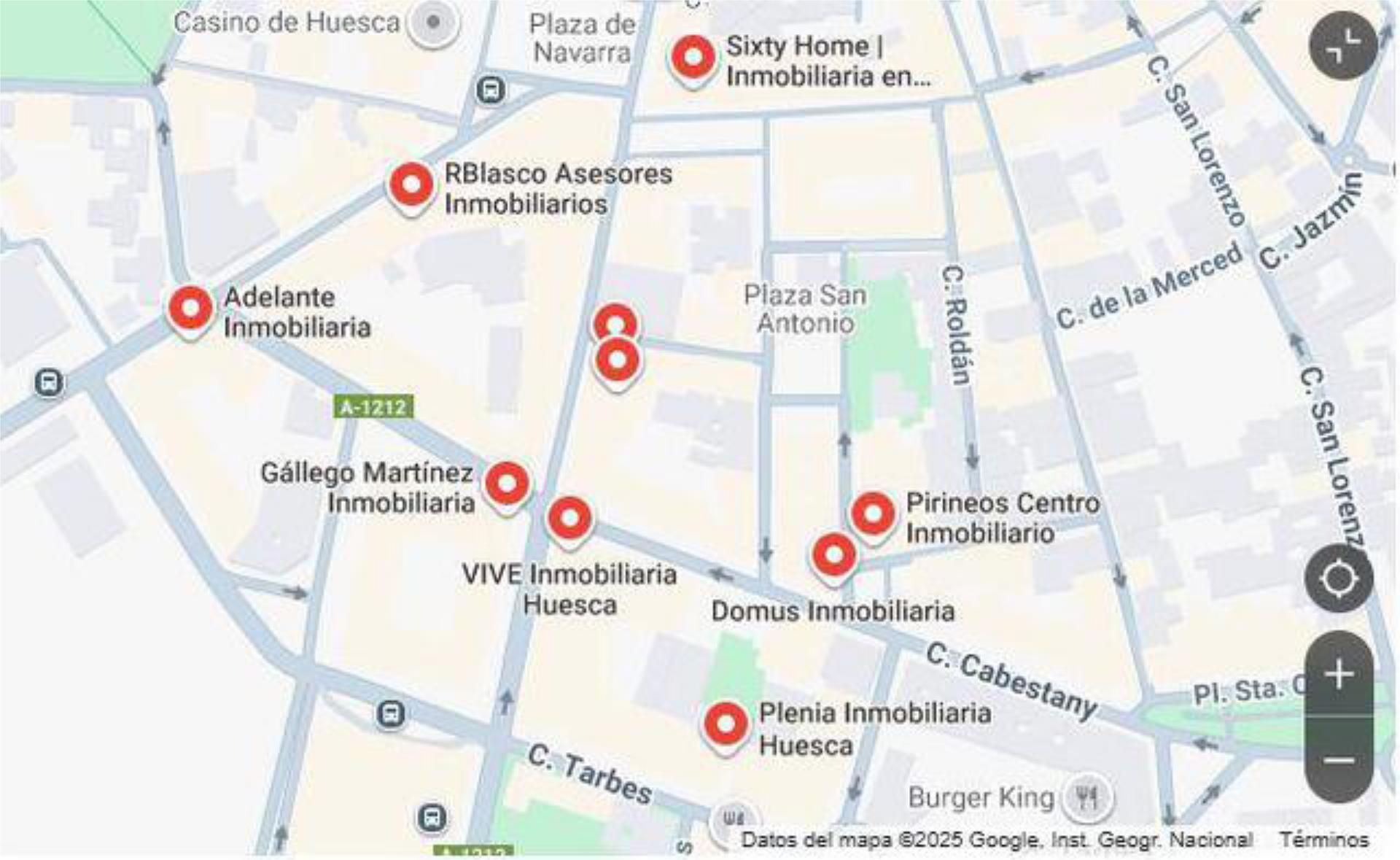 Vista exterior de Pis en venda en  Huesca Capital amb Calefacció, Jardí privat i Terrassa