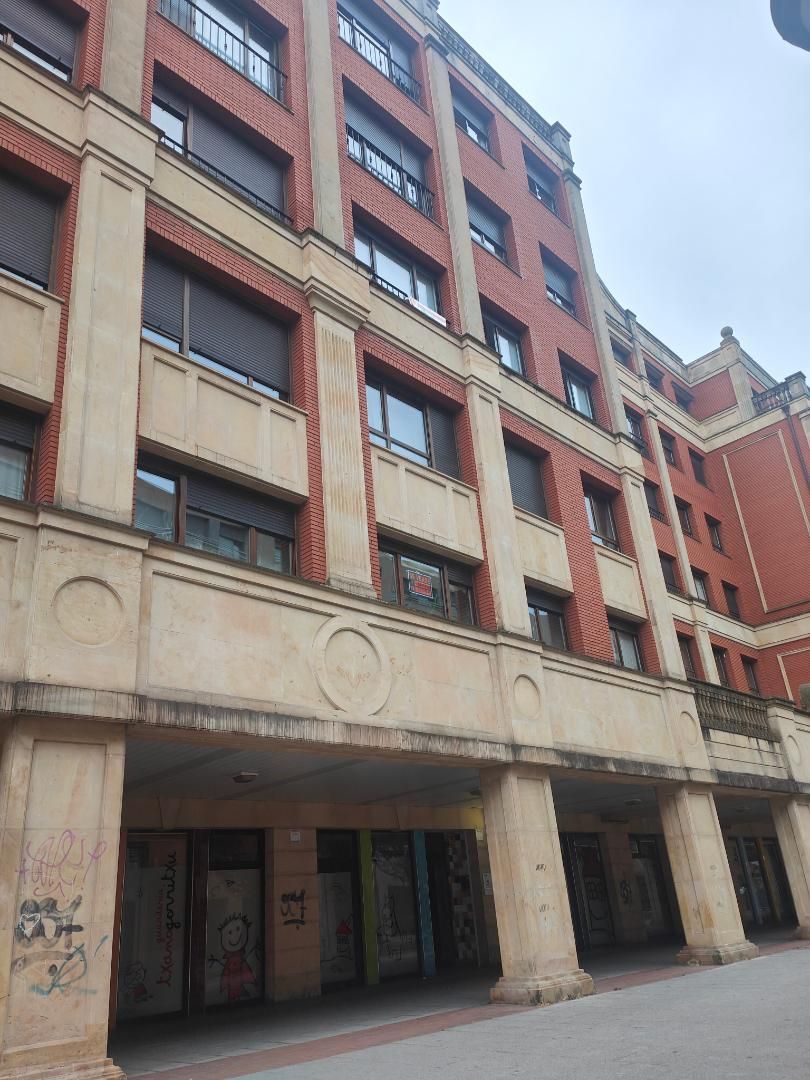 Vista exterior de Pis en venda en Leioa amb Calefacció, Jardí privat i Traster