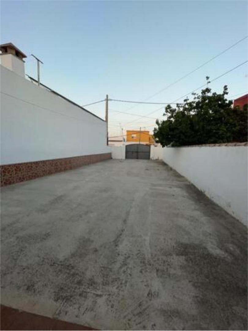 Aparcament de Casa o xalet en venda en Chiclana de la Frontera amb Terrassa