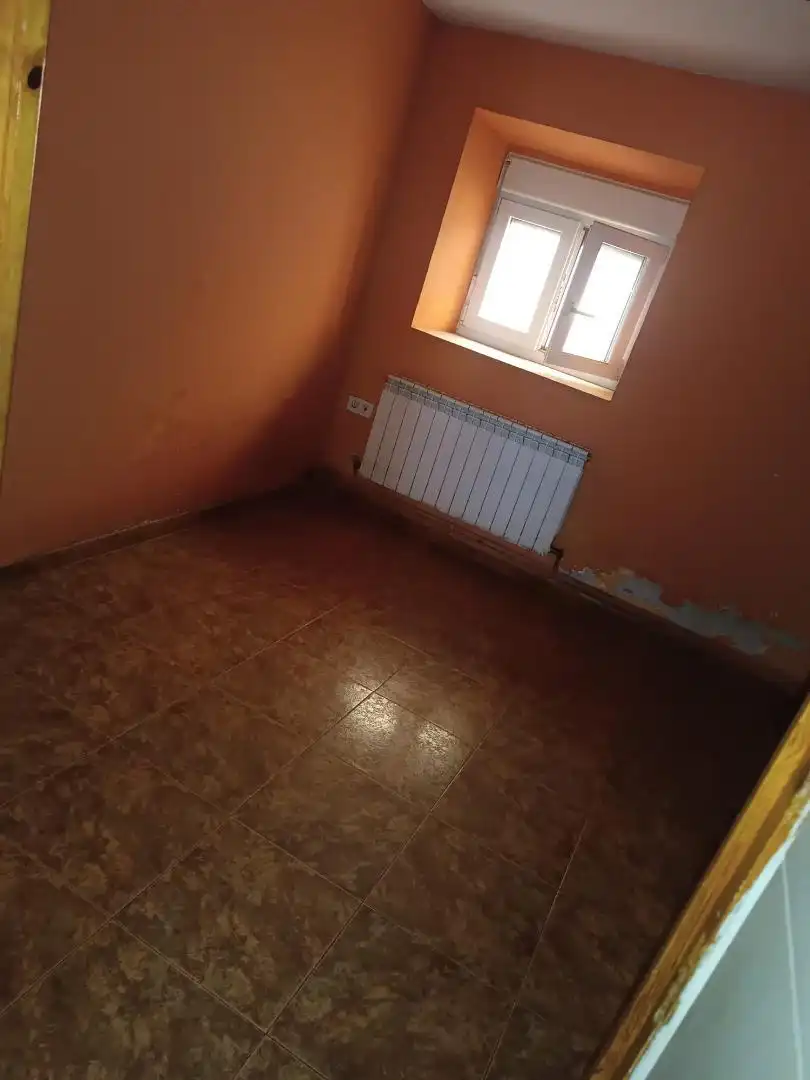 Casa adosada en venda a Calle el Cerrato, 12, El Cristo Dormitori de Casa adosada en venda en Palencia amb Calefacció, Parquet i Traster