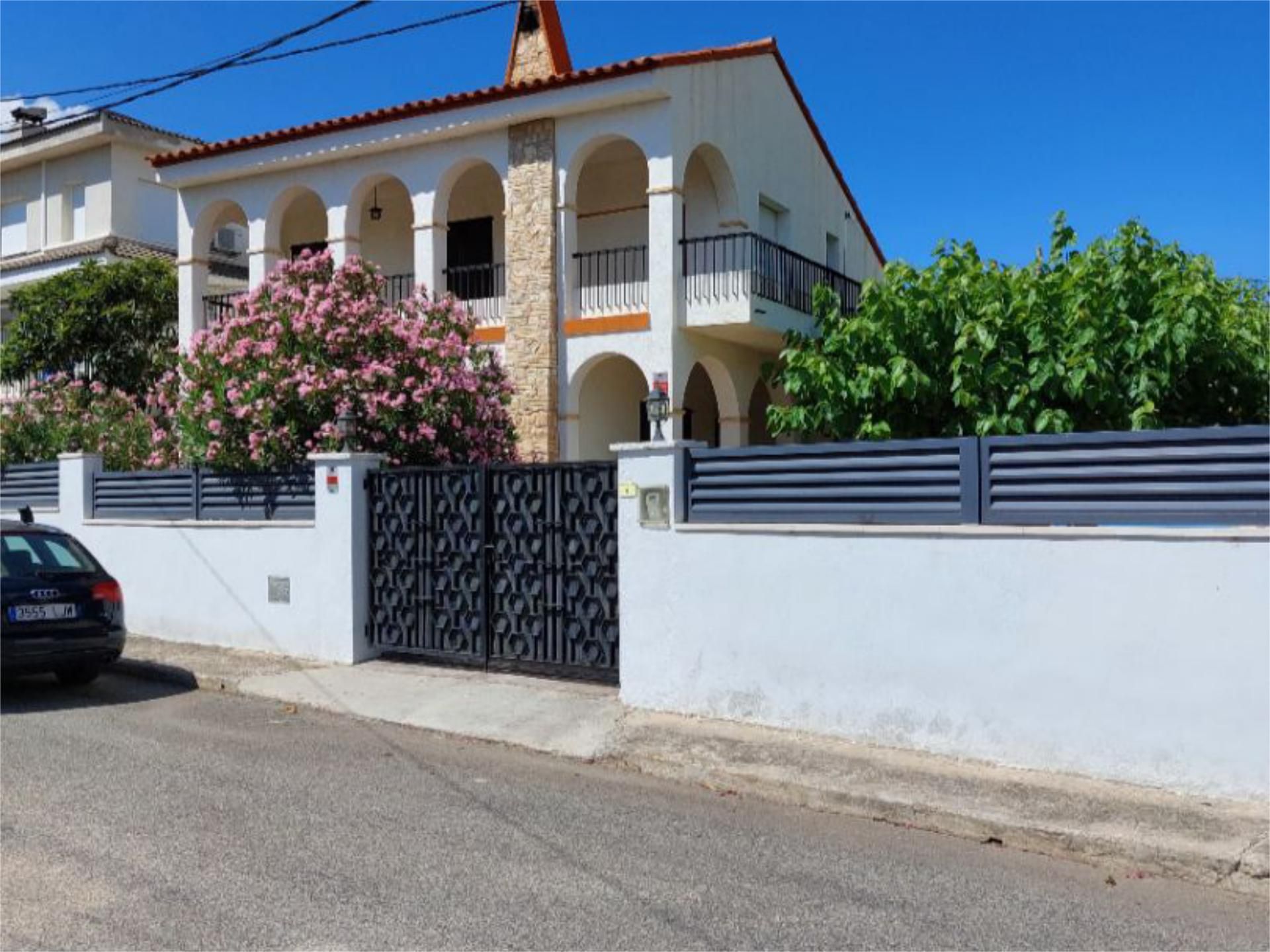 Piso en venta en Carrer Argilaga, 3, L'Ampolla Vista exterior de Piso en venta en L'Ampolla con Aire acondicionado, Terraza y Piscina