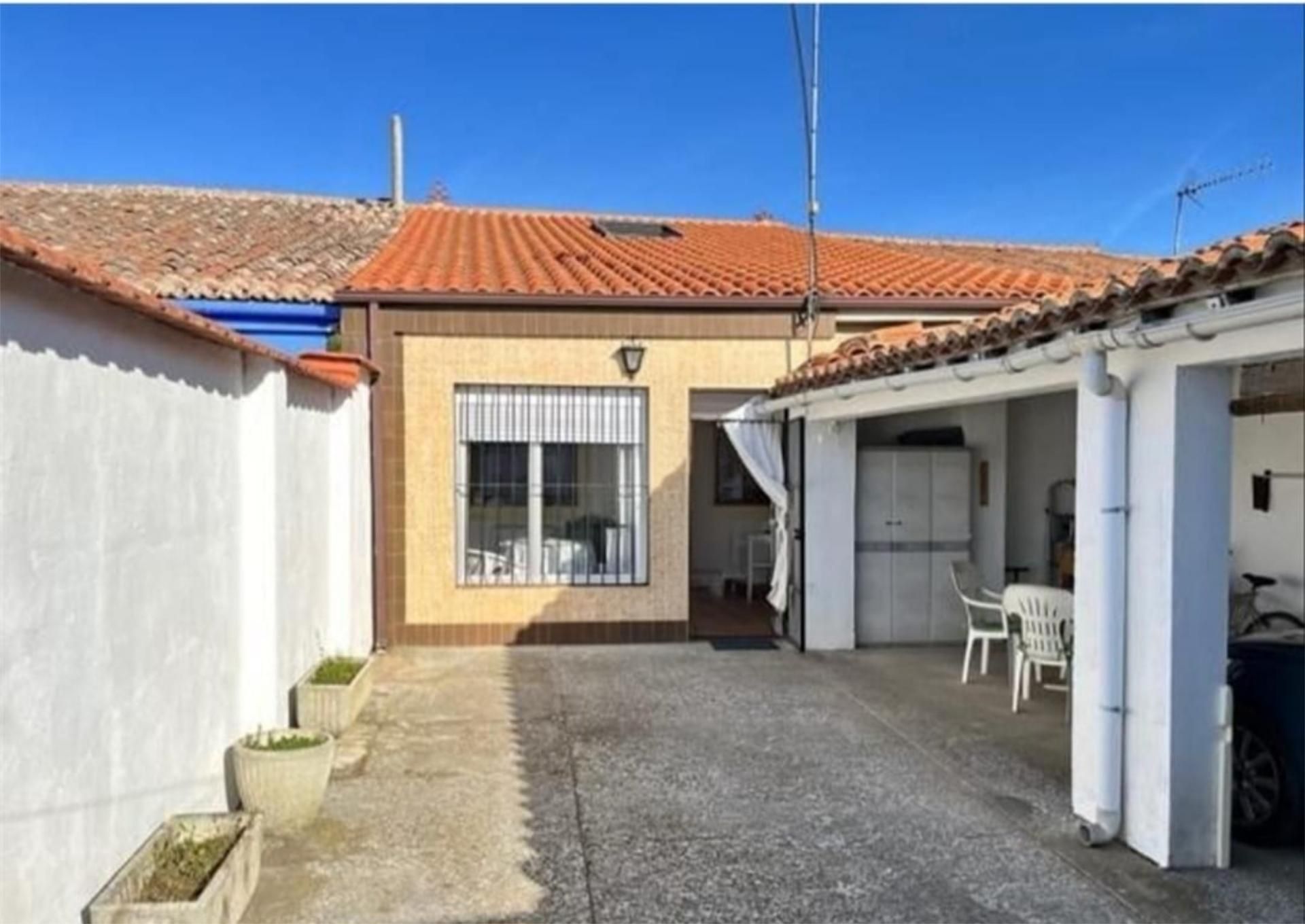 Exterior view of House or chalet for sale in Moraleja del Vino  with Heating, Swimming Pool and Furnished