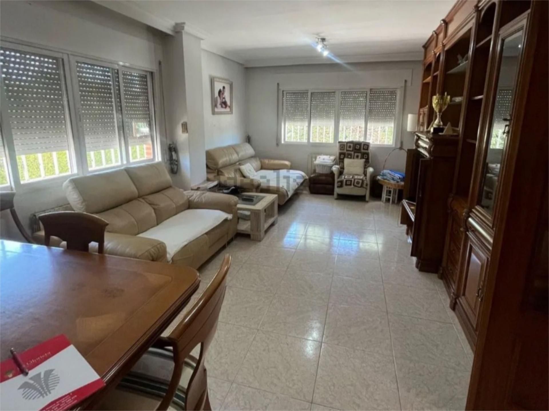 Sala d'estar de Casa o xalet en venda en Aranjuez amb Aire condicionat, Calefacció i Jardí privat