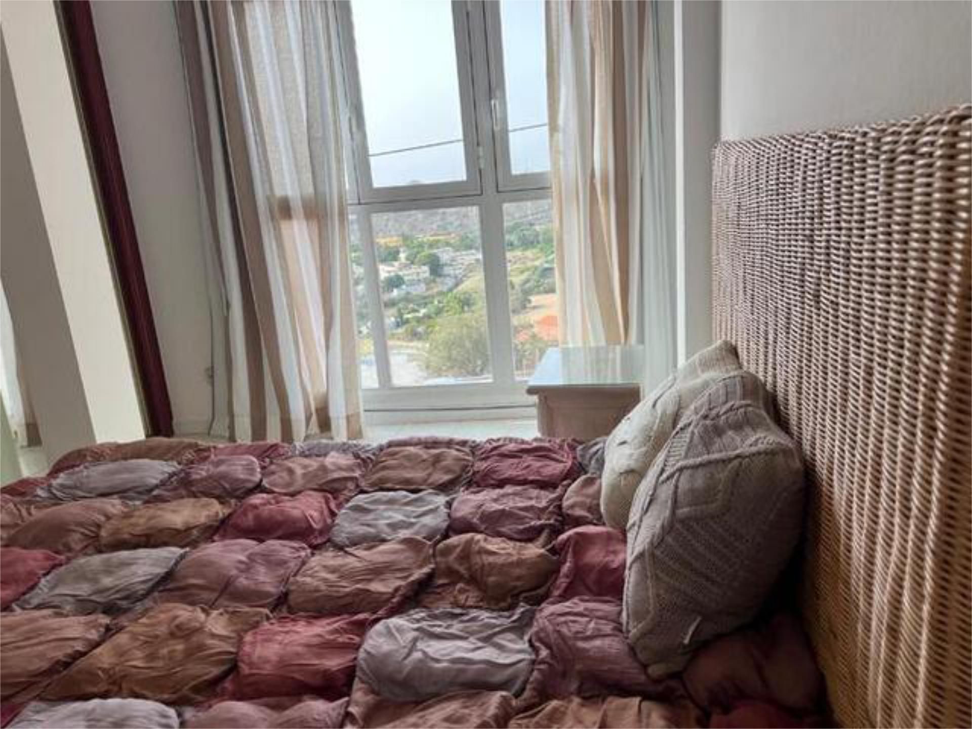 Dormitori de Apartament de lloguer en Las Palmas de Gran Canaria amb Moblat