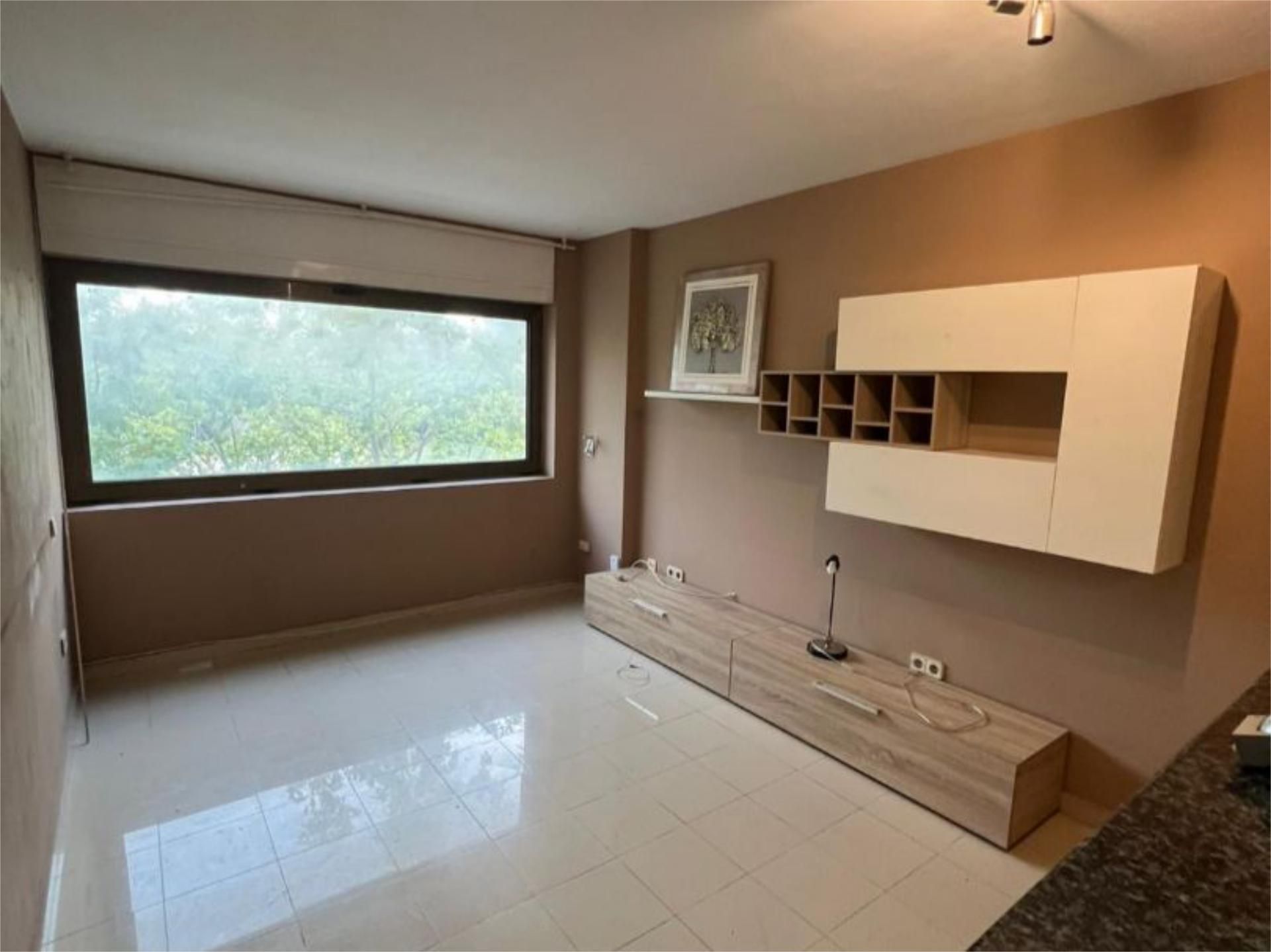 Pis en venda a Hostafrancs Dormitori de Pis en venda en Sabadell amb Aire condicionat i Videoporter