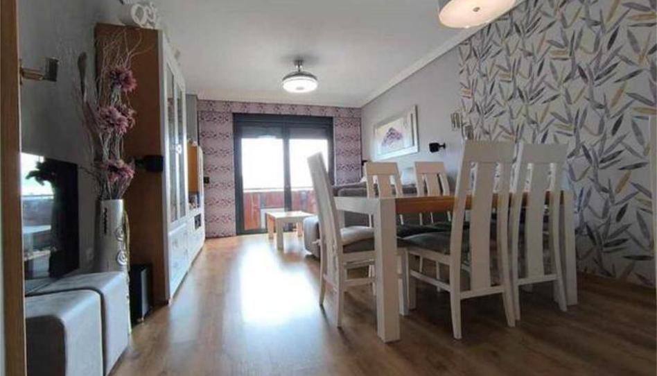 Flat for sale in Poniente-Norte - Miralbaida - Parque Azahara, Córdoba - image 1 Photo 1 of Flat for sale in Poniente-Norte - Miralbaida - Parque Azahara, Córdoba