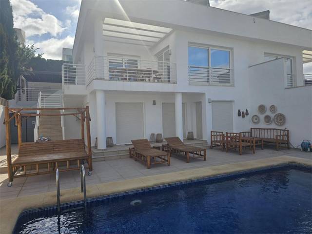 Piso en Alquiler en Avenida Casanova, 1-32 en Marisol Park - Ortembach - Los Almendros