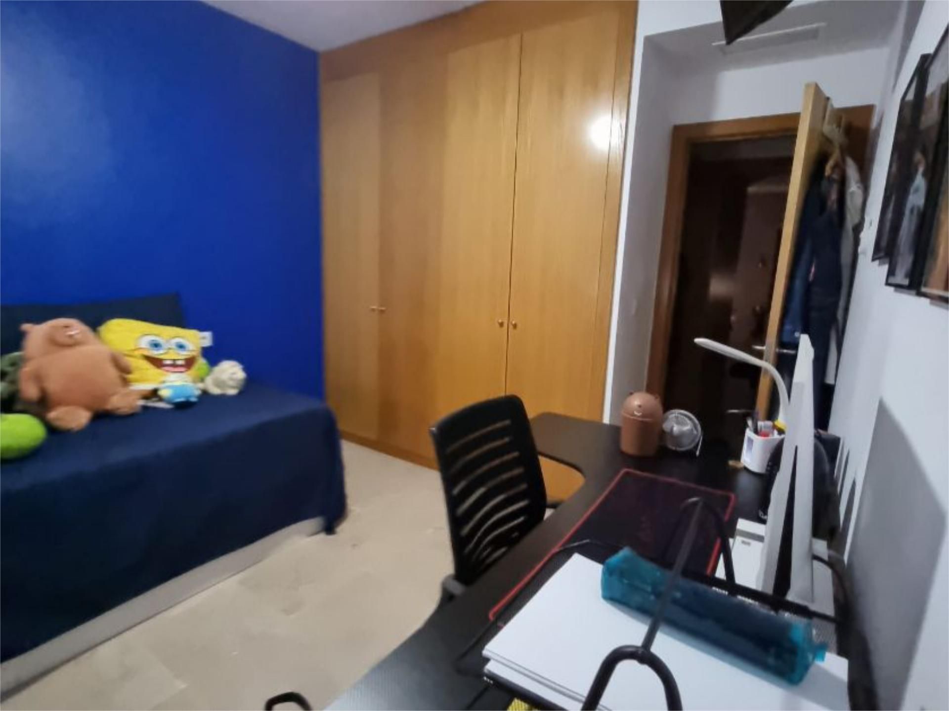 Bedroom of Flat for sale in  Sevilla Capital  with Air Conditioner and Swimming Pool